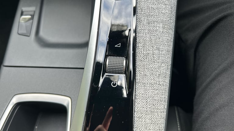 2025 Peugeot 5008 1.2 Hybrid 136 GT 5dr e-DSC6 Petrol Estate Estate Petrol Automatic