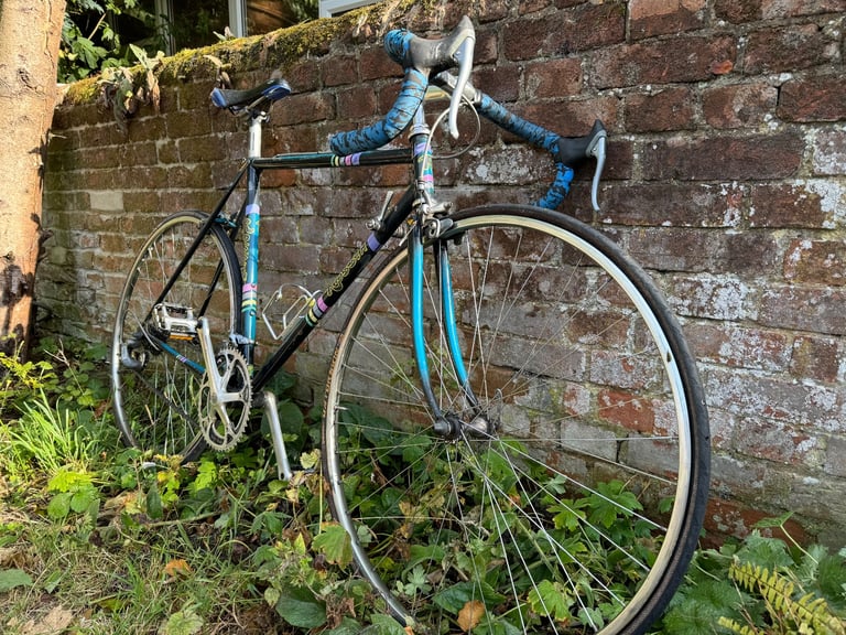 Handmade Italian vintage 1980s Rossin racing bike with Shimano 600 group set