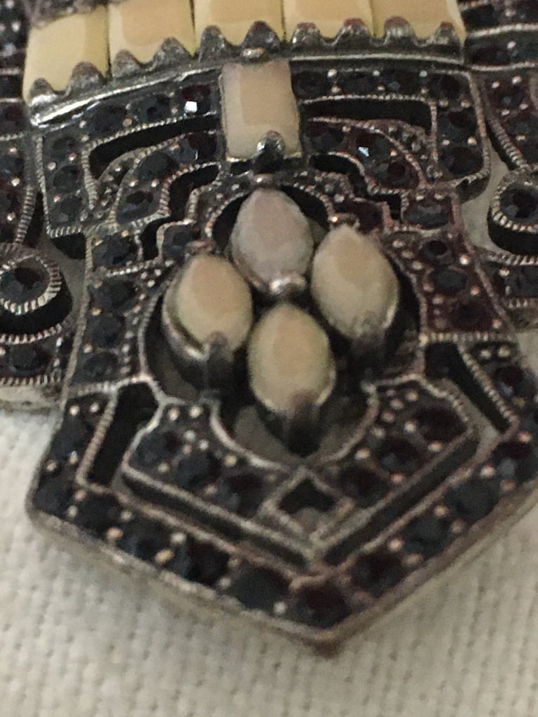 Italian UTERQUE Vintage Costume Pin Brooch