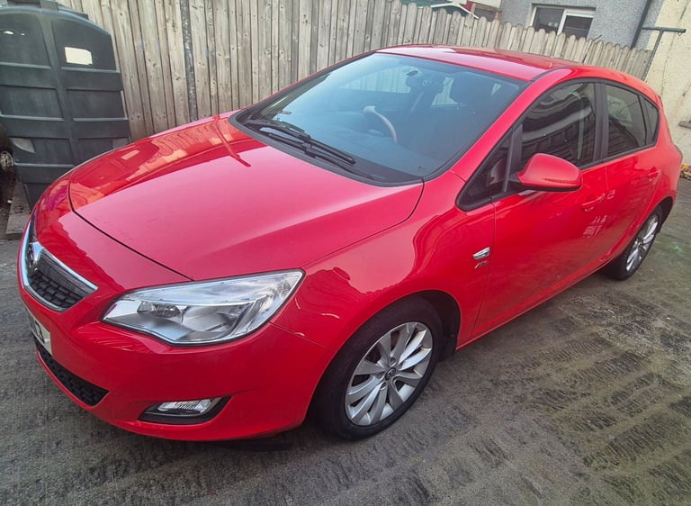 Vauxhall, ASTRA, Hatchback, 2012, Manual, 1686 (cc), 5 doors