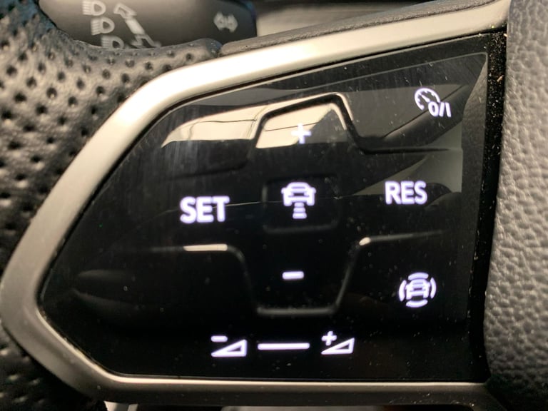 2022 Volkswagen Golf 1.5 TSI R-Line Hatchback 5dr Petrol Manual Euro 6 (s/s) (150 ps) - DIGITAL  ...