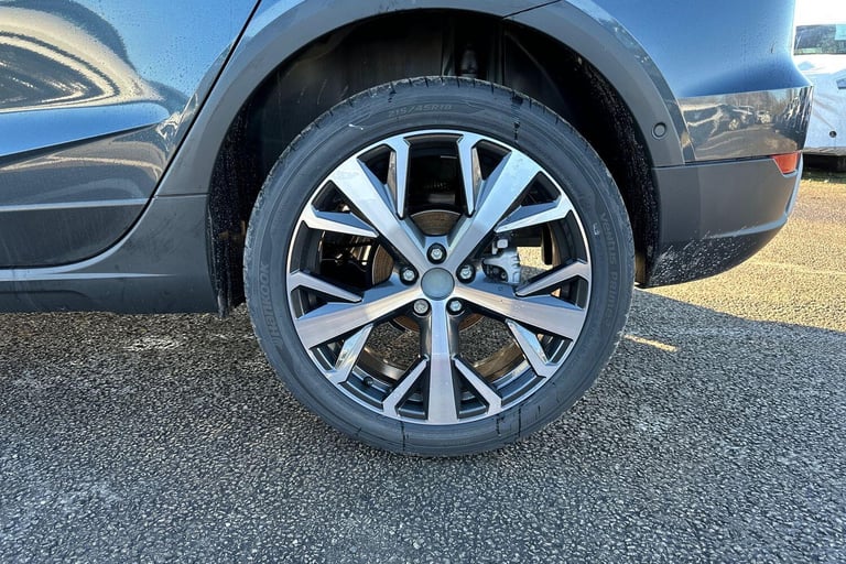 2025 SEAT Arona 1.0 TSI XPERIENCE Lux DSG Euro 6 (s/s) 5dr SUV PETROL Automatic