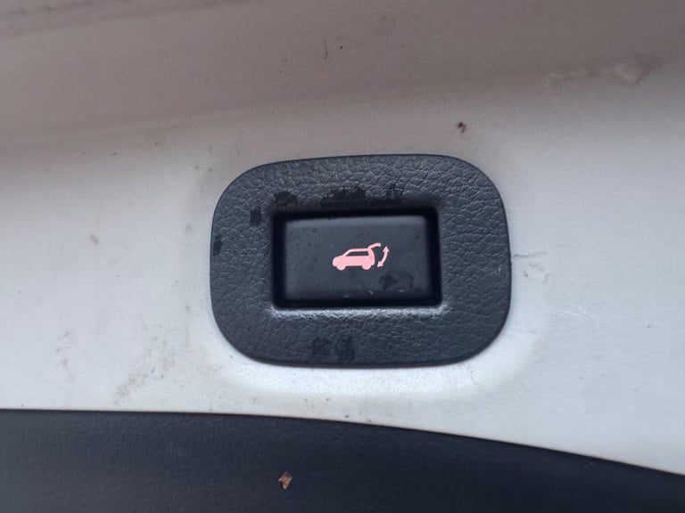 2014 Nissan X-Trail 1.6 dCi N-Tec 5dr ESTATE DIESEL Manual