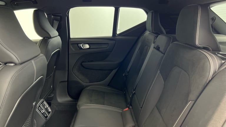 2025 Volvo XC40 Black Edition Plus, B3 Mild hybrid, Petrol (Rear Camera, BLIS) Estate Petrol Auto...