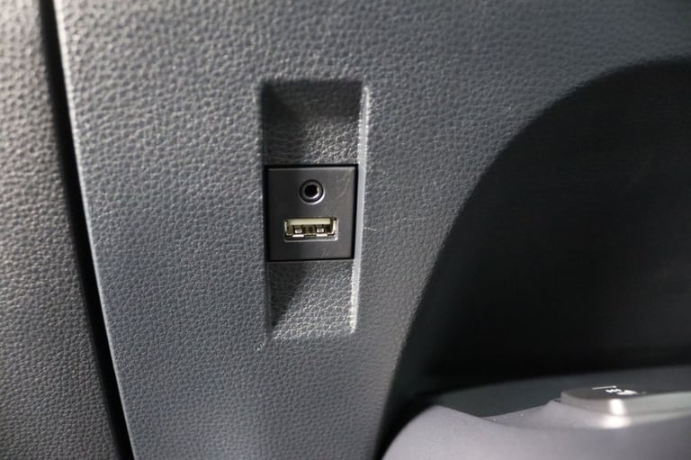 2020 Toyota Corolla 2.0 VVT-h Design Hatchback 5dr Petrol Hybrid CVT Euro 6 (s/s) (184 ps) Hatchb...