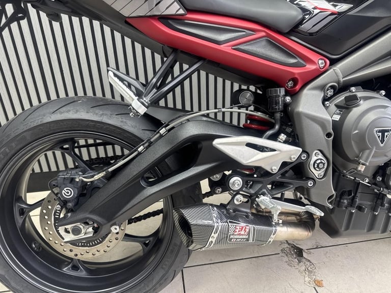 2023 Triumph Street Triple 765R Black, Sport naked 3855 miles
