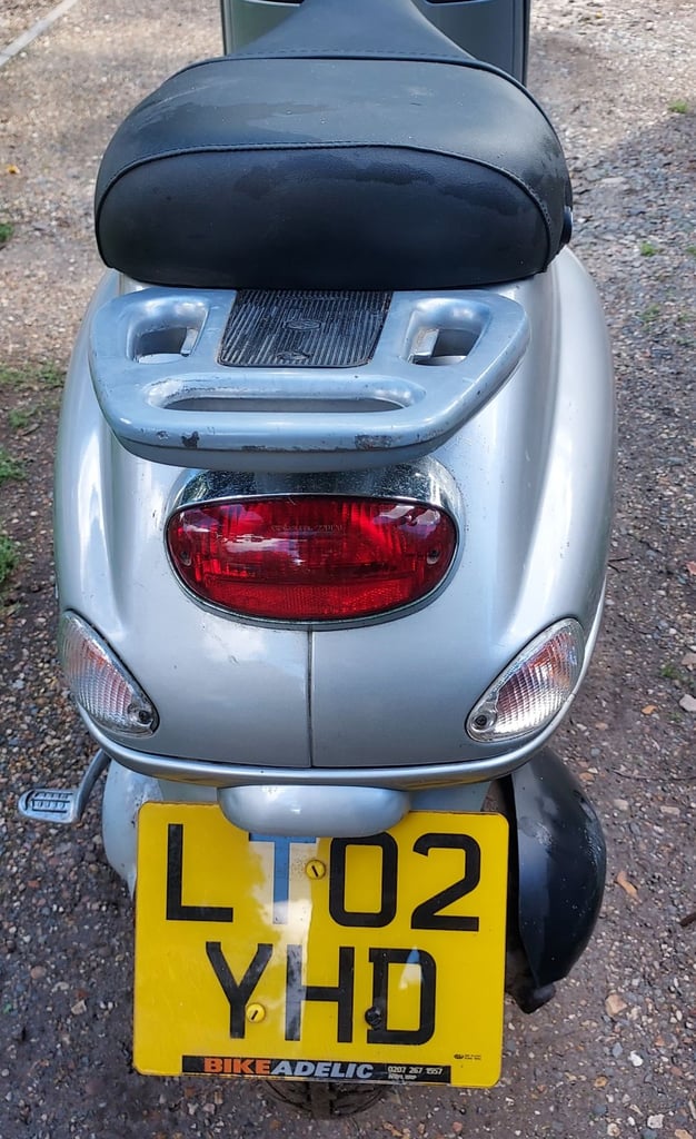 Piagggio vespa et4