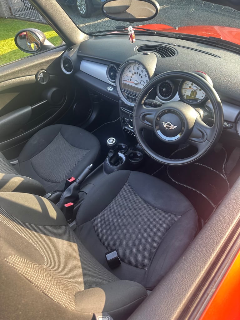 Mini, CONVERTIBLE, Convertible, 2013, Manual, 1598 (cc), 2 doors