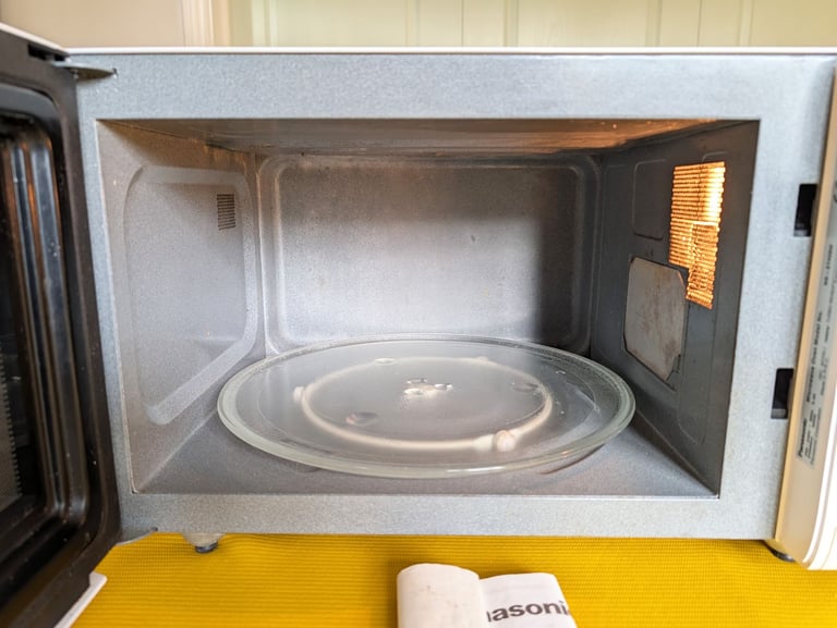 Panasonic Microwave NN-ST459W 900W