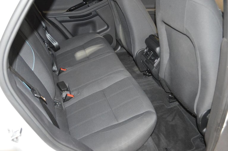 LAND ROVER RANGE ROVER EVOQUE 2.0 D150 R-Dynamic FWD Euro 6 (s/s) 5dr 2020
