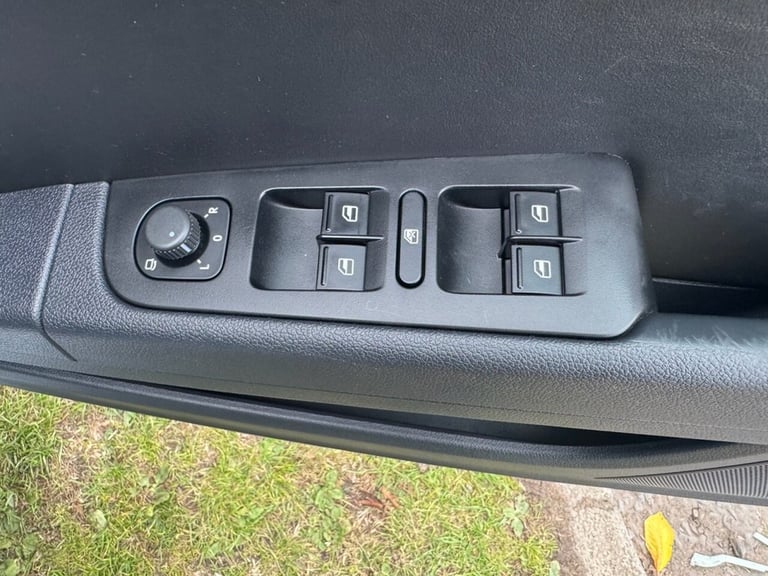 2013 Skoda Superb 1.8 TSI Elegance Estate 5dr Petrol Manual 4WD Euro 5 (160 ps) Estate Petrol Manual