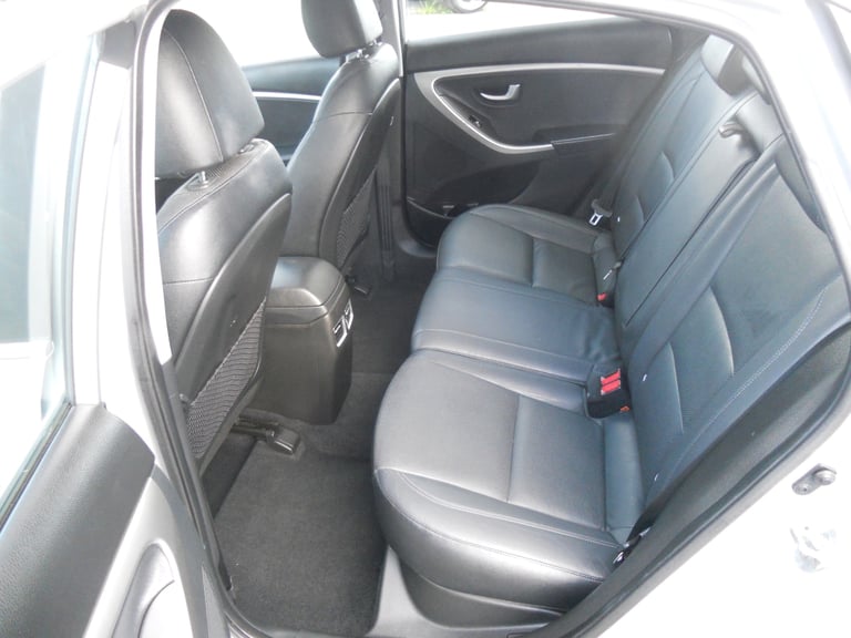 2016 Hyundai i30 1.6 Premium 5dr HATCHBACK Petrol Manual