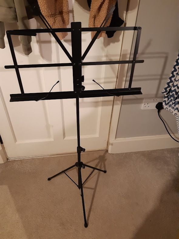 Almost New Alto Sax, and Accessories! Delivery Available