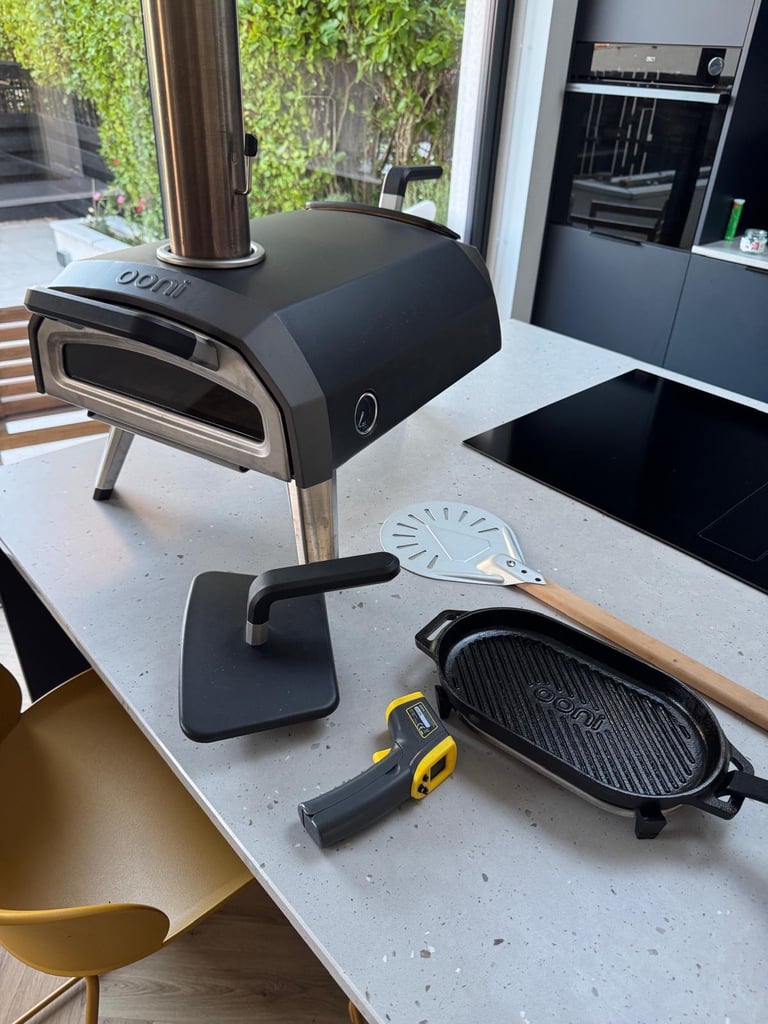 Ooni Pizza Oven and Accessories 