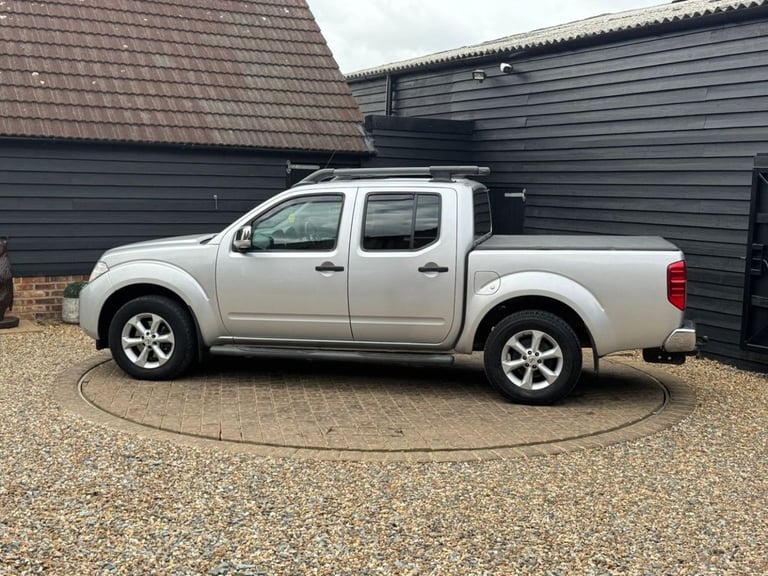 2012 Nissan Navara Double Cab Pick Up Tekna 2.5dCi 190 4WD PICK UP DIESEL Manual