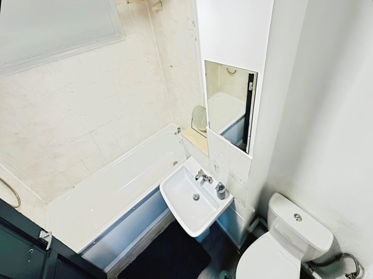 2 bedroom flat in 2 Bed Flat For Sale, IG11