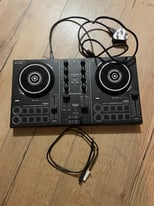 Pioneer DJ DDJ-200 controller and splitter cable