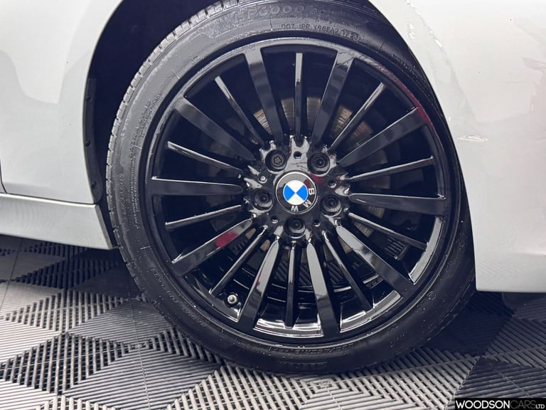 2016 BMW 3 Series 2.0 320i Luxury Saloon 4dr Petrol Auto xDrive Euro 6 (s/s) (184 ps) Saloon Petr...