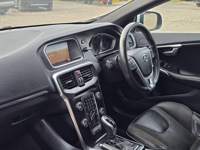 2017 Volvo V40 1.5 T3 R-Design Nav Plus Hatchback 5dr Petrol Auto Euro 6 (s/s) (152 ps) Hatchback...