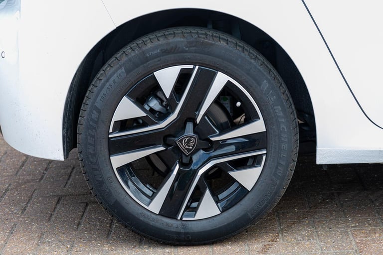 2024 Peugeot 208 1.2 PureTech MHEV Allure Hatchback 5dr Petrol Hybrid e-DSC Euro 6 (s/s) (10 HATC...