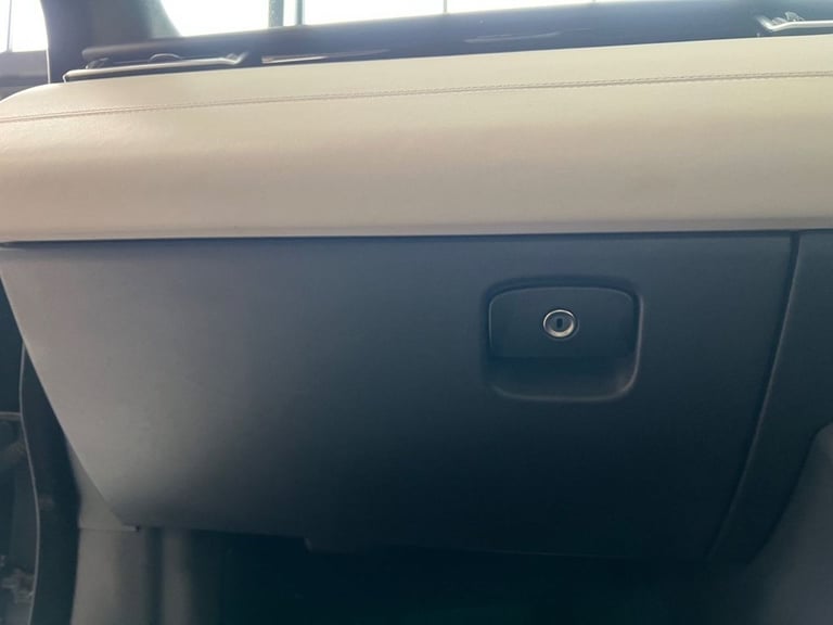 2017 Land Rover Range Rover Velar 3.0 SD6 V6 First Edition SUV 5dr Diesel Auto 4WD Euro 6 (s/s) (...