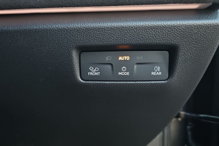 2025 Volkswagen Passat 1.5 TSI eHybrid Black Edition 5dr DSG ESTATE PETROL/ELECTRIC Automatic