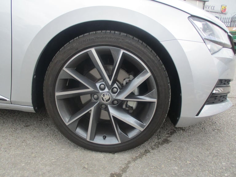 2024 Skoda Superb 2.0 TDI SportLine Plus Hatchback 5dr Diesel DSG Euro 6 (s/s) (150 ps) HATCHBACK...