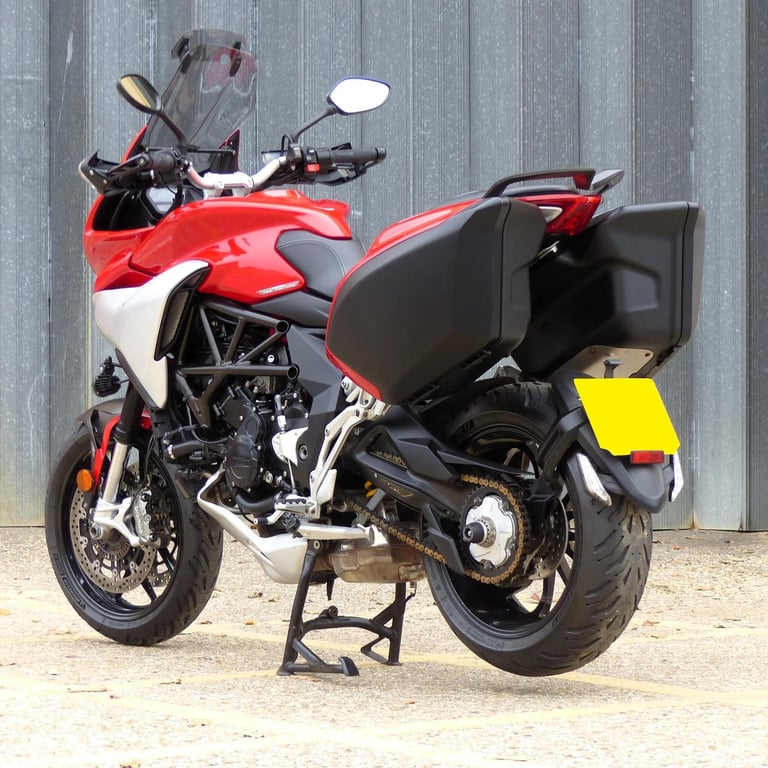 2018 MV AGUSTA TURISMO VELOCE 800 LUSSO – STUNNING, FSH, EXCELLENT CONDITION