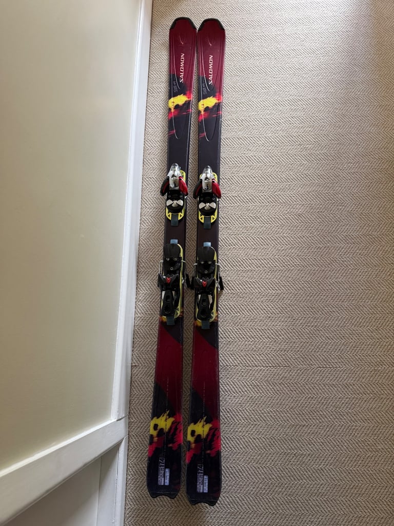 image for Men’s skis