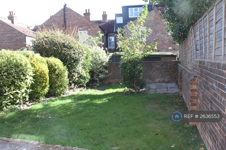 4 bedroom house in Beulah Hill, London, SE19 (4 bed) (#2636553)