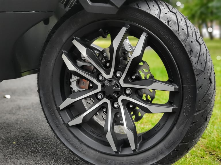 NEW 2025 Italjet Dragster 125cc Urban Sport Scooter