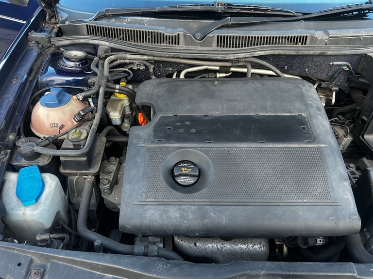 Volkswagen Golf with cruise control, ULEZ compliant, long MOT, great service history! - Image 13