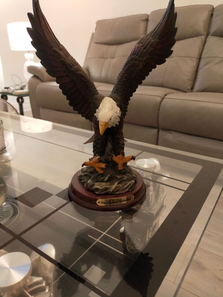 Eagle ornament 
