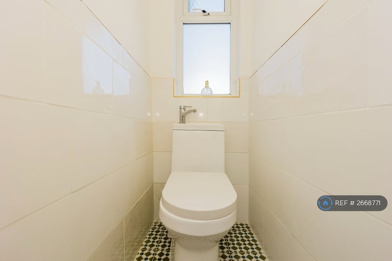 6 bedroom house in Braemar Road, Manchester, M14 (6 bed) (#2668771)
