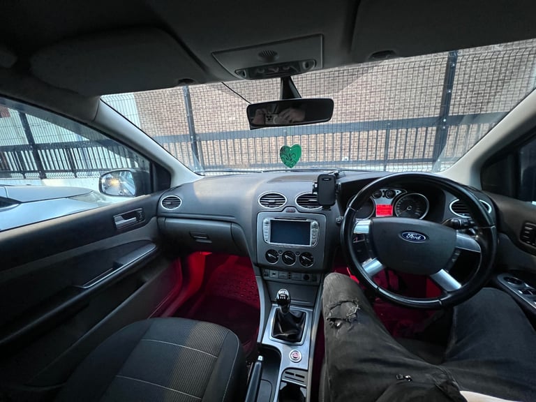2010 Ford Focus Titanium 1.6, Petrol, Manual 