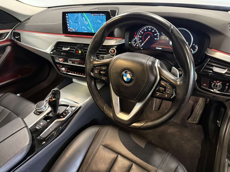 2017 BMW 5 Series 2.0 520d xDrive SE Auto 4WD 4dr Saloon Diesel Automatic