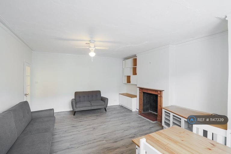 2 bedroom flat in Norwood Road, London, SE24 (2 bed) (#1147339)