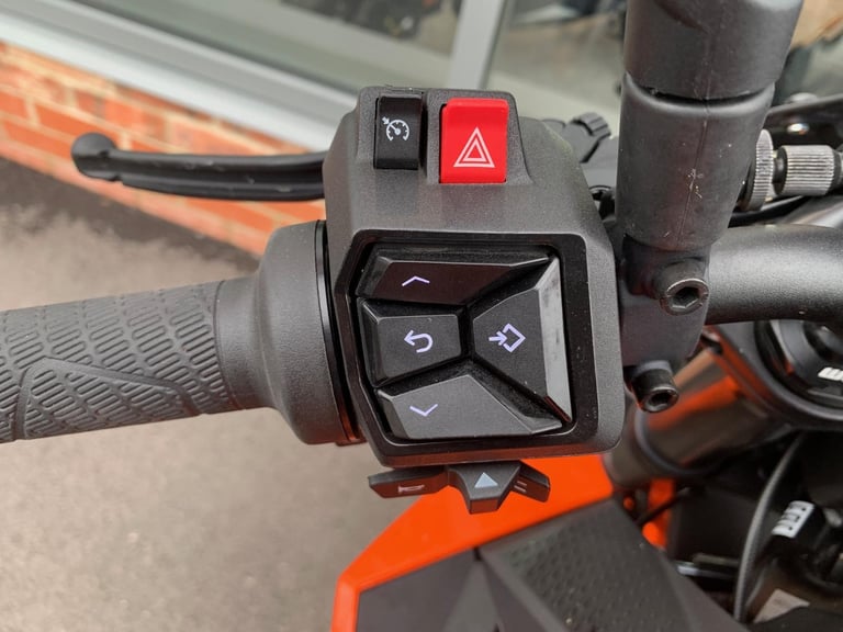KTM 990 DUKE - TECH PACK - KTM WARRANTY 09/5/2029