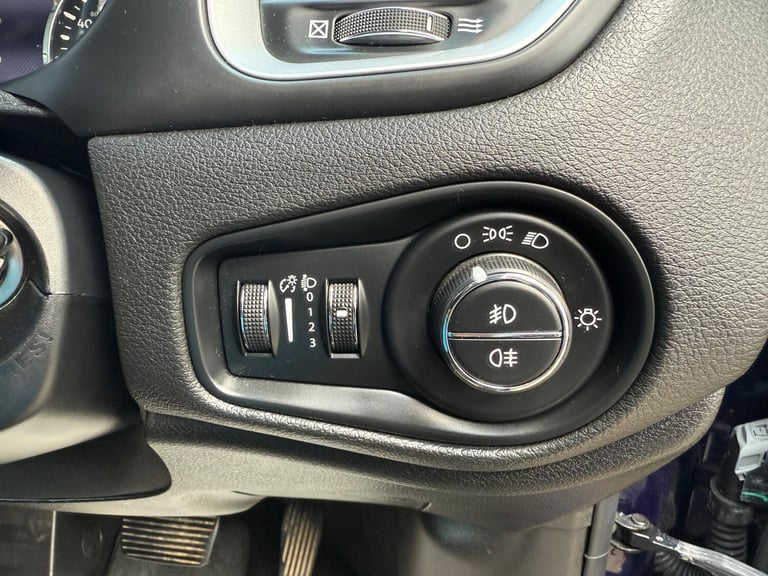 2017 Jeep Renegade 1.4T MultiAirII Limited Auto 4WD Euro 6 (s/s) 5dr ESTATE Petrol Automatic