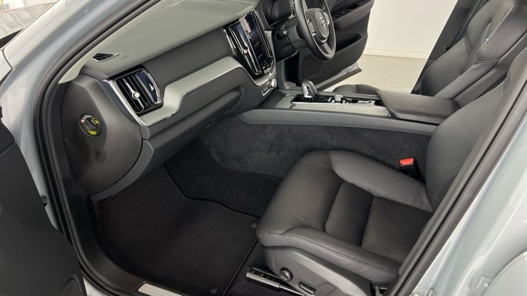 2023 Volvo XC60 Core, B5 AWD Mild hybrid, Petrol Estate Petrol Automatic