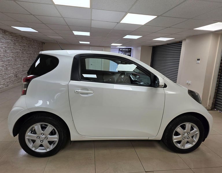 TOYOTA IQ 1.0 VVT-i 2 White Manual Petrol WARRANTY 12 MONTHS MOT
