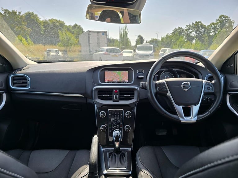 2019 Volvo V40 2.0 D2 Momentum Edition Auto Euro 6 (s/s) 5dr Hatchback Diesel Automatic