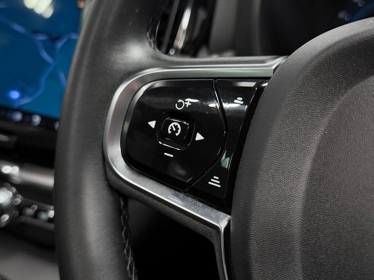 2021 Volvo XC60 R-Design Pro T8 AWD (390 hp) Auto ESTATE Petrol/Electric Hybrid Automatic