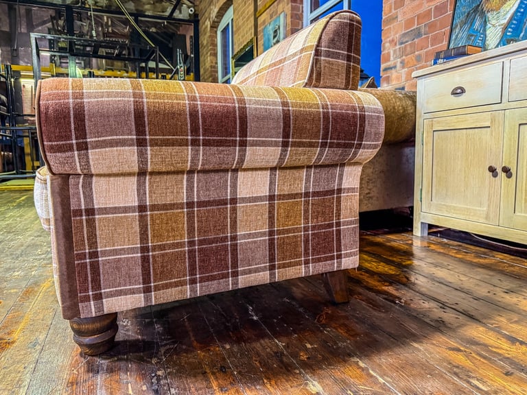 County Living Accent Armchair -Excellent Condition 