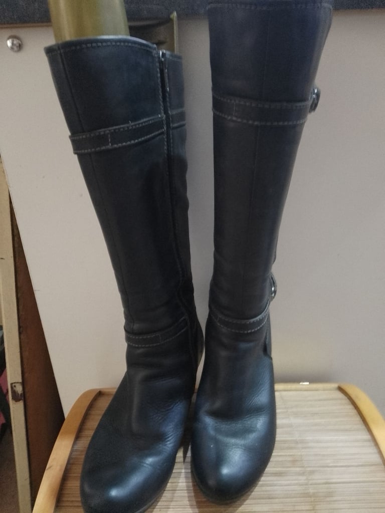 Pikolinos long black leather boots size 5