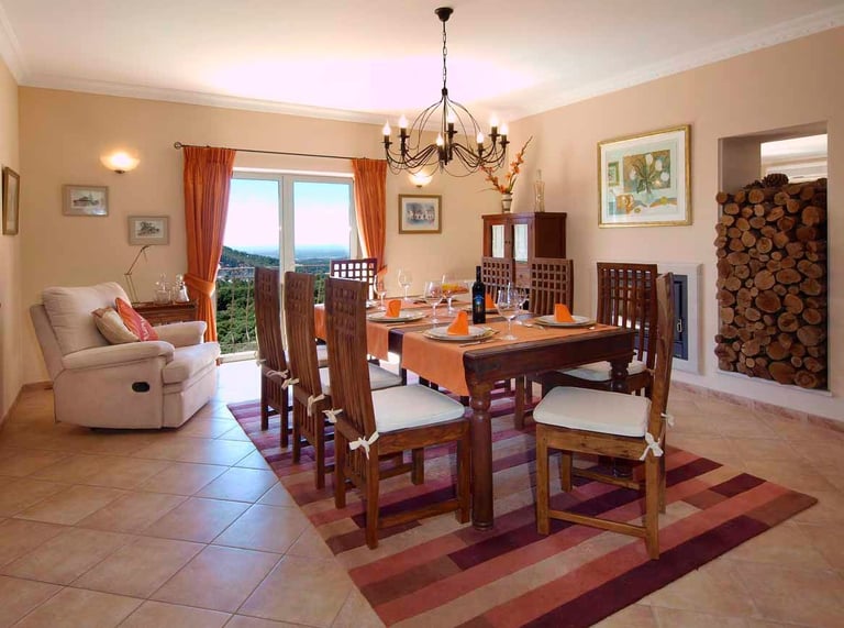 Algarve Portugal, Luxury Villa for Rent, Superb Coastal Views, Infinity Pool.