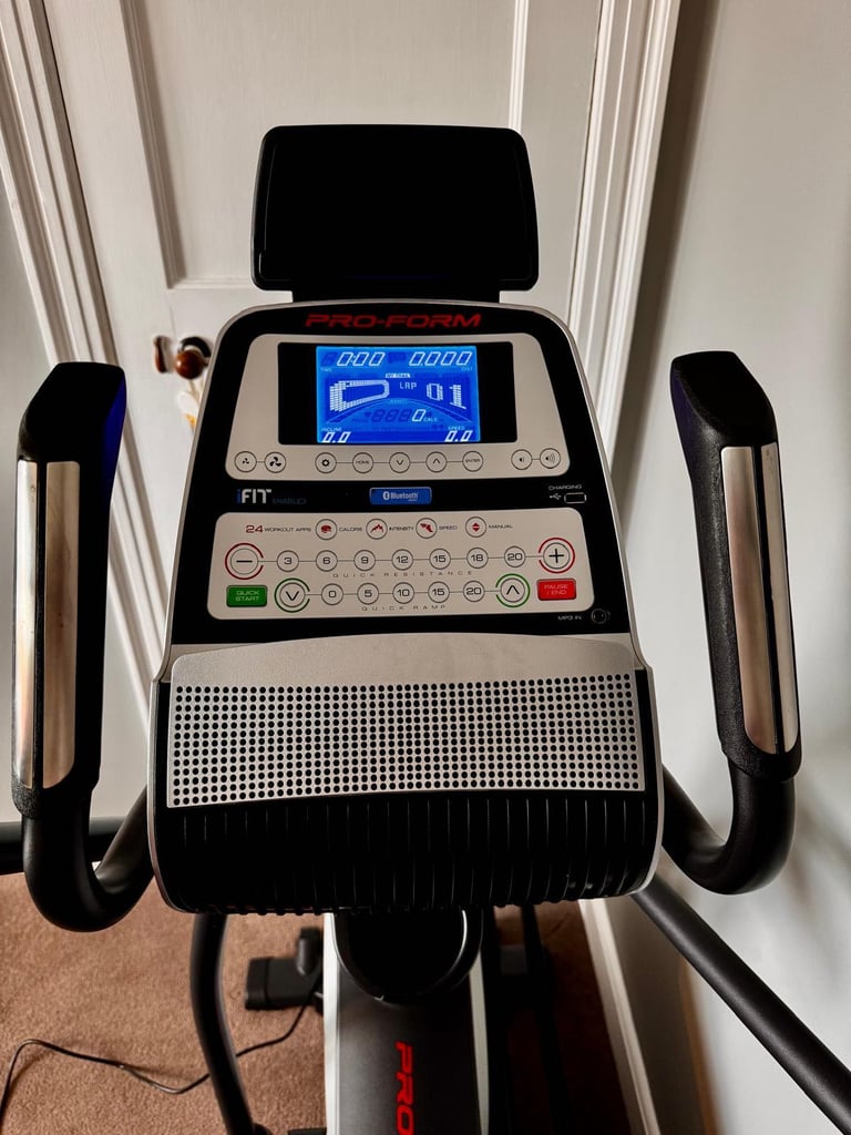 Cross Trainer - ProForm Endurance 720E Elliptical Trainer