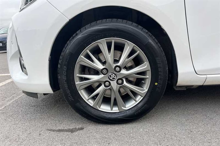 2019 Toyota Yaris 1.5 VVT-i Icon Hatchback 5dr Petrol CVT Euro 6 (111 ps) Hatchback Petrol Automatic