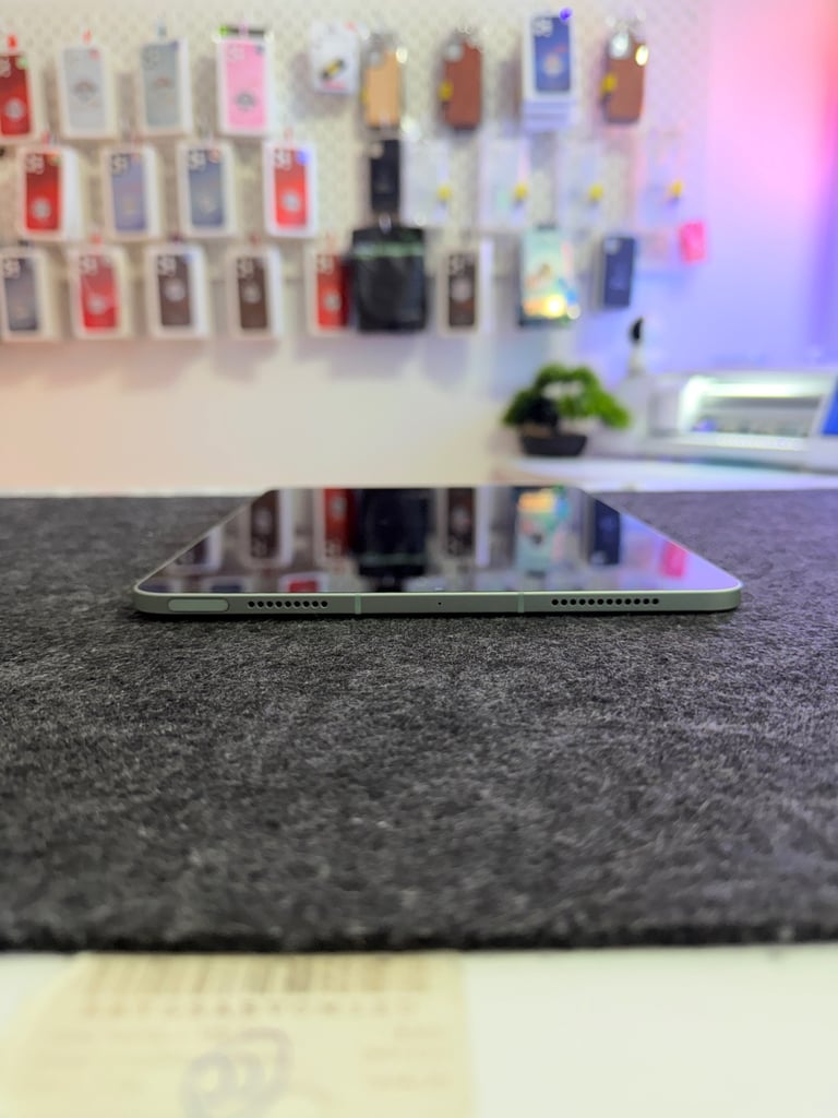 PRISTINE: Apple iPad Air 4th Gen, 64gb, Green, CELLULAR 