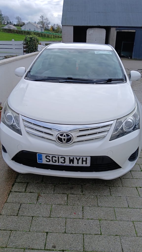 image for Toyota, AVENSIS, Saloon, 2013, Manual, 1998 (cc), 4 doors